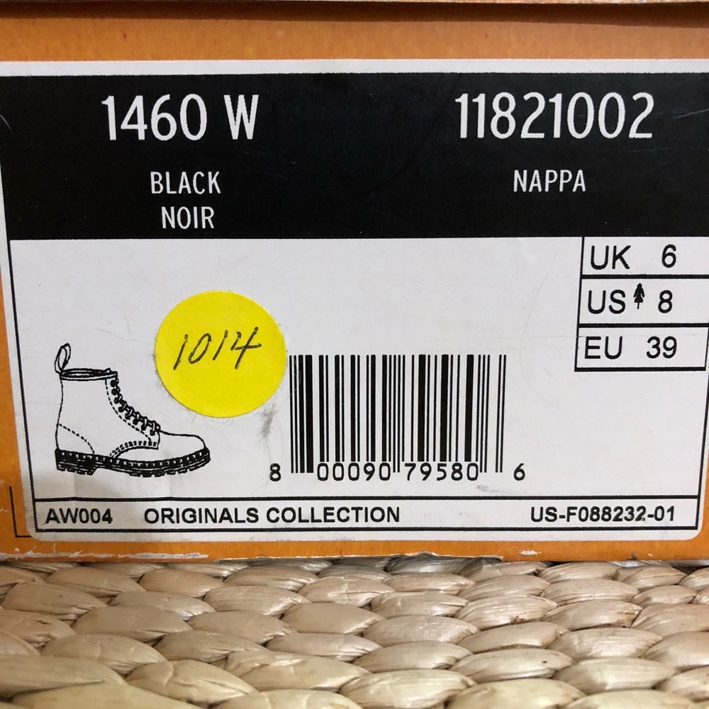 Women’s Dr. Martens 1460 - size 8